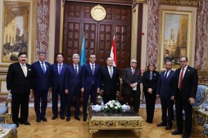 مولين اشيمبايف يؤكد لمجلس الشيوخ عودة السياحة الكازاخستانية لمصر بدءًا من مارس