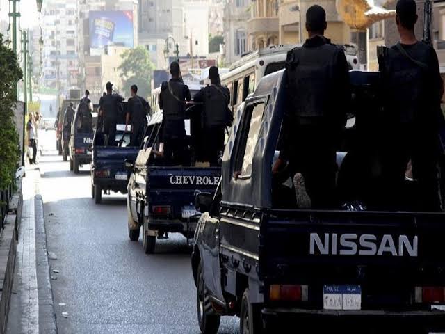 الداخلية: مصرع مجرم سرق سيارة مواطن أثناء تبادل إطلاق النار مع الشرطة بسوهاج