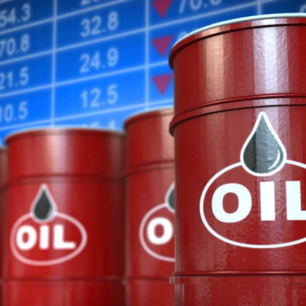 أسامة كمال :الحظر الأمريكى للخام الروسى قد يقفز بسعر برميل البترول إلى 200 دولار