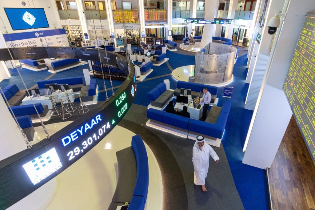 الأسهم الإماراتية تغلق الاثنين مستقرة وسط ترقب المستثمرين محفزات جديدة