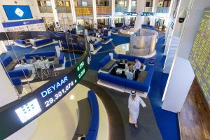 الأسهم الإماراتية تهبط الجمعة على وقع خفض البنك الدولي توقعاته للنمو