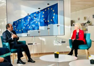 السيسي يناقش مع رئيسة المفوضية الأوروبية تعميق الشراكة ودعم التحول الأخضر