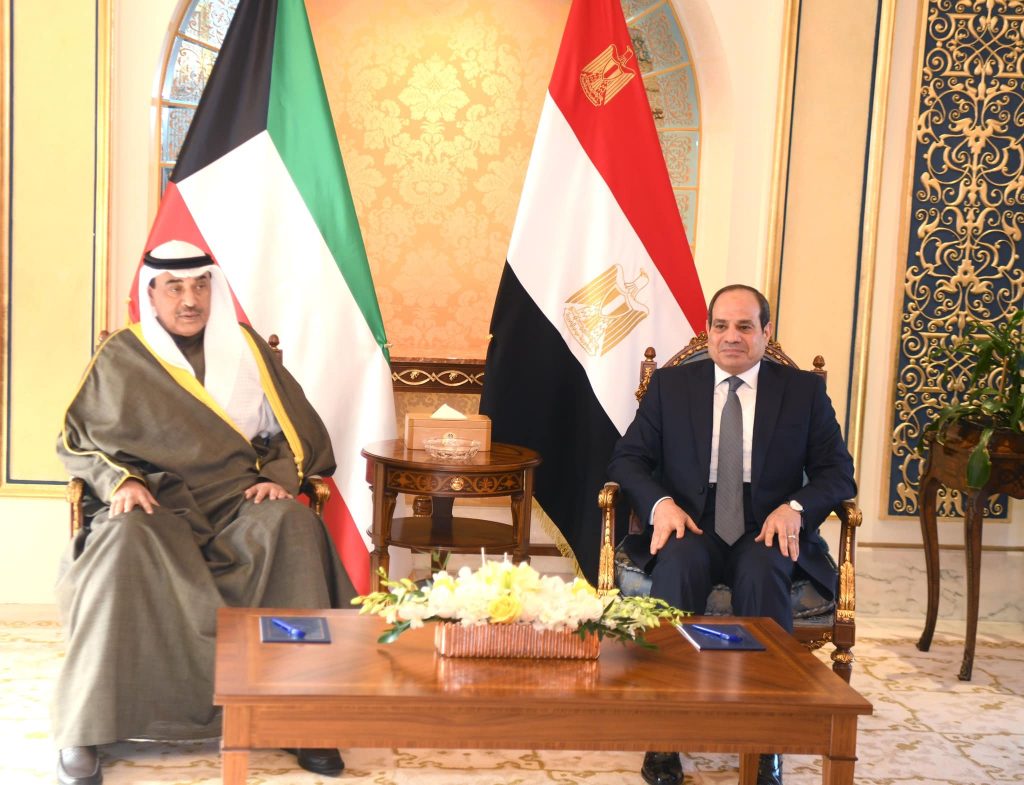 السيسي يلتقي رئيس الوزراء الكويتي .. ويتطلع إلى تطوير التعاون الاقتصادي والاستراتيجي