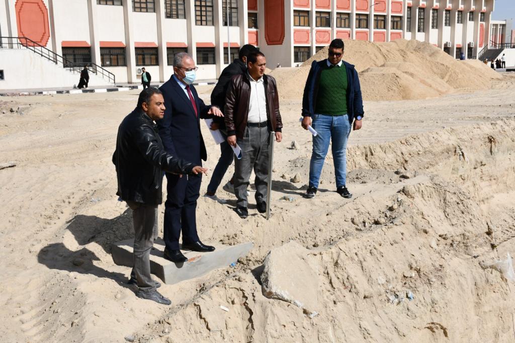 رئيس جامعة قناة السويس: وضع حجر الأساس لمبني الاختبارات الإلكترونية الجديد 8 فبراير