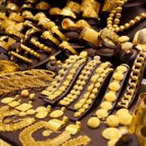 رئيس شعبة المجوهرات ينصح المواطنين: لو عايز الفلوس في حاجة بديلة ضرورية بيع الذهب (فيديو)