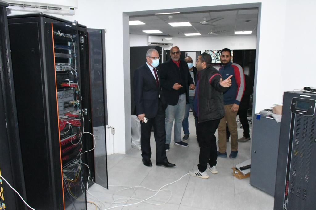 بدء أعمال توسعة وتطوير شبكة المعلومات بجامعة قناة السويس