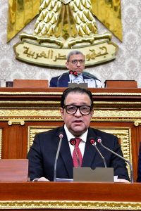 علاء عابد ينعي ضحايا أتوبيس أسوان ويشيد بمتابعة الرئيس السيسي للحادث
