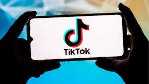 تيك توك يوقف البث المباشر وتحميل الفيديوهات الجديدة في روسيا