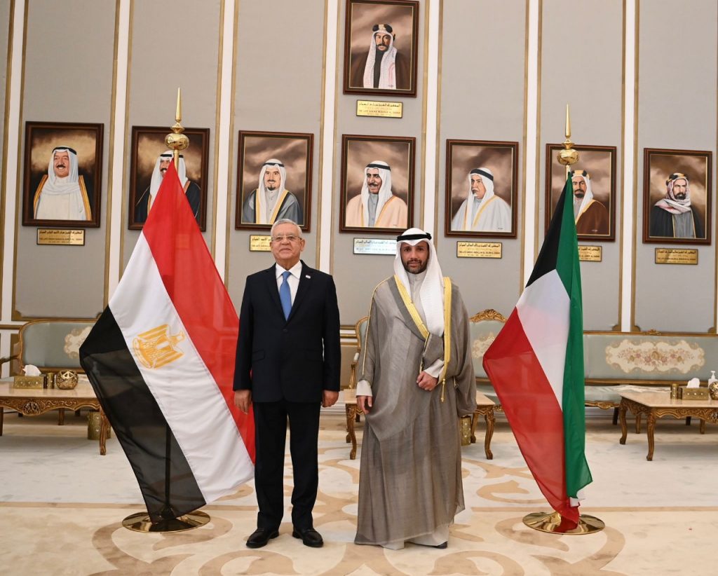 رئيس مجلس النواب يلتقي رئيس مجلس الأمة الكويتي