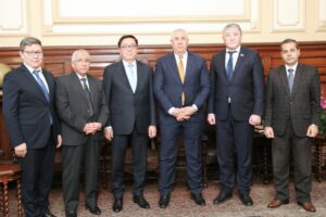 «القصير» يبحث مع سفير كازاخستان تعزيز التعاون في المجالات الزراعية