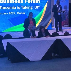 مذكرة تفاهم بين حكومة تنزانيا و«طاقة عربية» لتنفيذ مشروعات توصيل الغاز