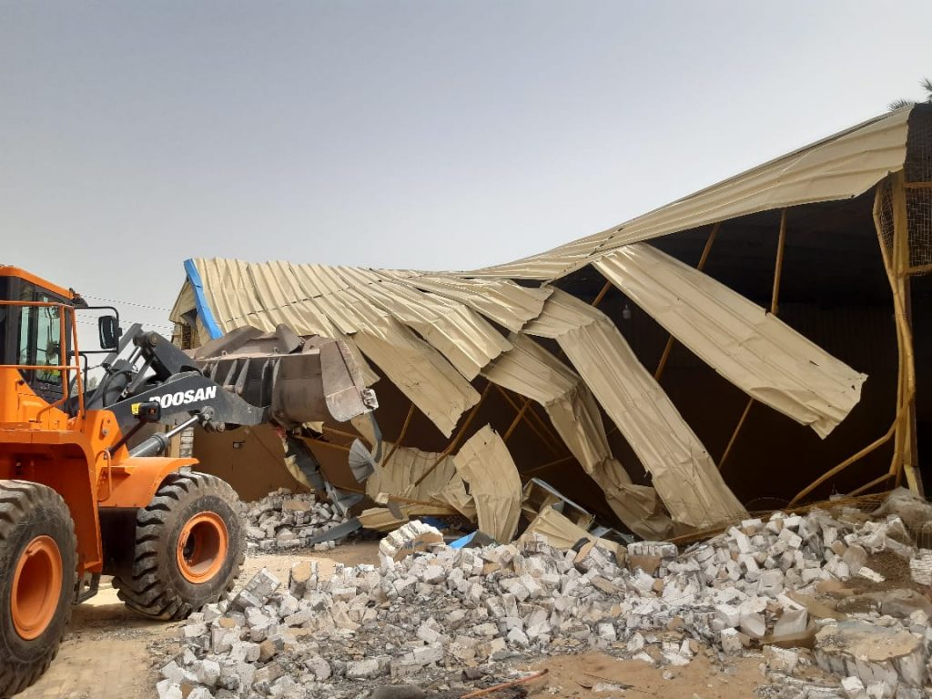 محافظة الجيزة تزيل مباني مخالفة على الأراضي الزراعية في البدرشين