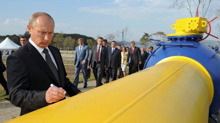 عبر زيادة المشتريات من دول أخرى.. أوروبا تدرس الاستغناء عن الغاز الروسي