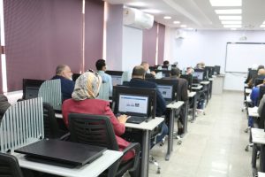 التنظيم والإدارة يقيم المتقدمين لشغل وظائف قيادية بمحافظة القاهرة
