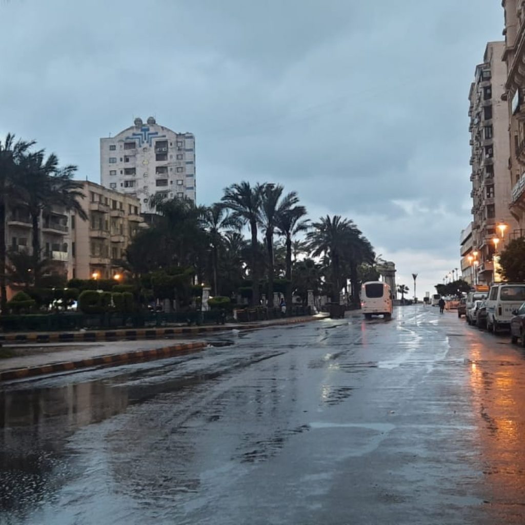 الأرصاد: السحب الرعدية الممطرة تتجه إلى شرق القاهرة الكبرى يصاحبها سقوط أمطار شديدة