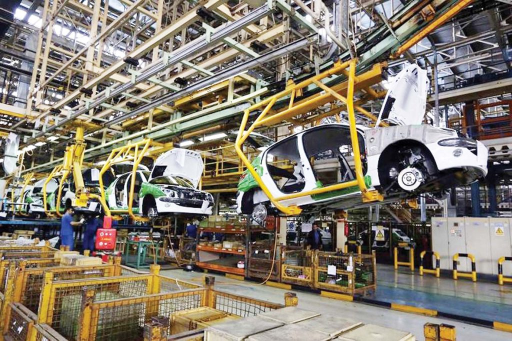 «التجارة والصناعة» : 4 محاور لإستراتيجية صناعة السيارات
