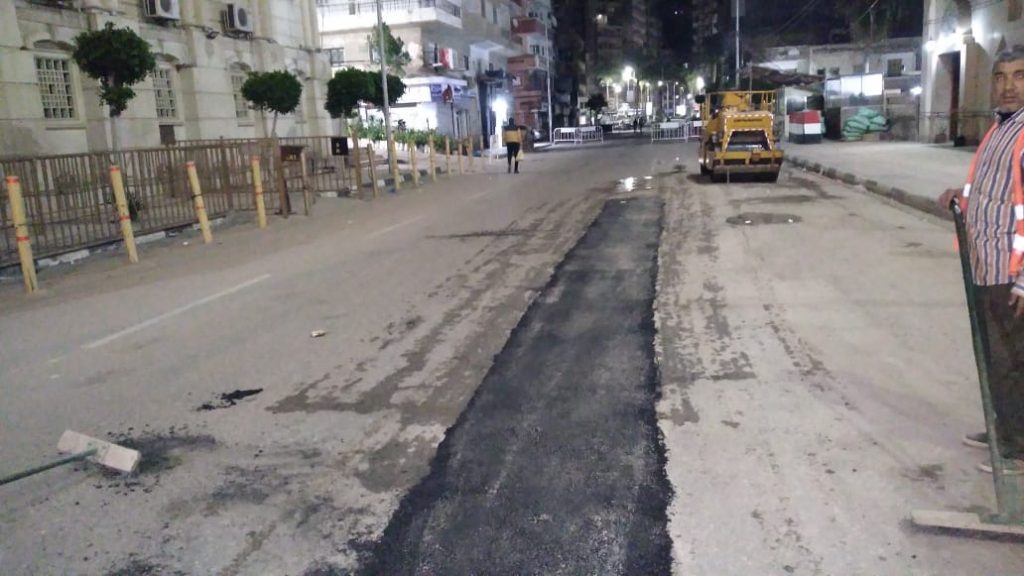 مديرية الطرق بالإسكندرية تواصل ترميم الشوارع المتهالكة وإعادة الشىء لأصله
