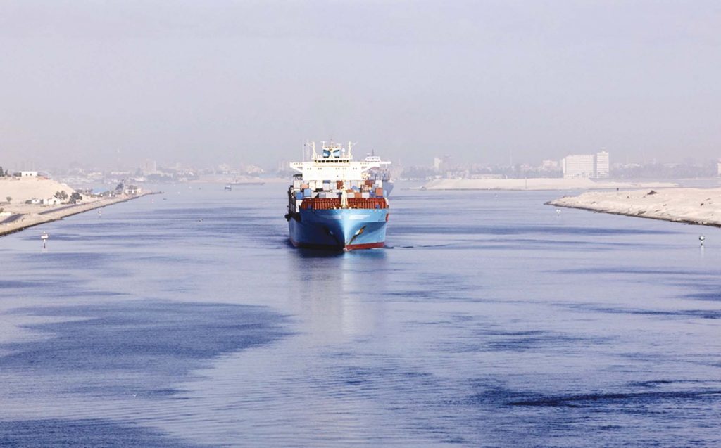 «قناة السويس» تشكل لجنة لتحديد صلاحية عبور السفن «العاطلة»