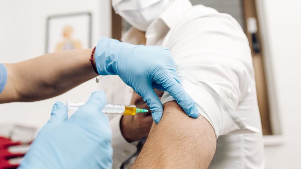 مصر تعلن ضوابط جديدة للتطعيم ضد فيروس كورونا