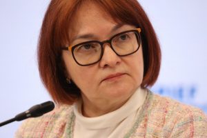 روسيا: لا نستطيع التدخل بهدف منع الروبل من الانهيار بسبب العقوبات