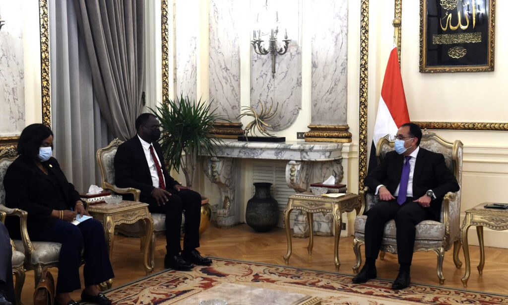 رئيس الوزراء يستقبل وفد تقييم استضافة مصر مقر وكالة الدواء الأفريقية