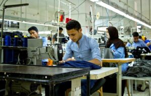 وكالة: الشركات المصرية استجابت لارتفاع الأسعار وتراجع الطلب بتقليص مشترياتها
