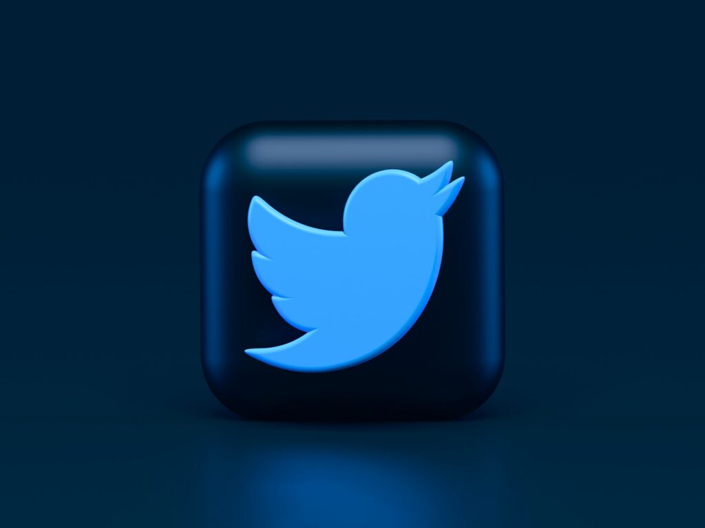 أسهم تويتر تقفز 25% بعد الإعلان عن صفقة إيلون ماسك