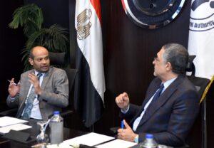 البورصة المصرية وهيئة الاستثمار يبحثان تنفيذ 5 بنود لتهيئة المناخ الاستثماري