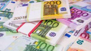 سعر اليورو اليوم الإثنين 15-1-2024 مقابل الجنيه بمستهل التعاملات