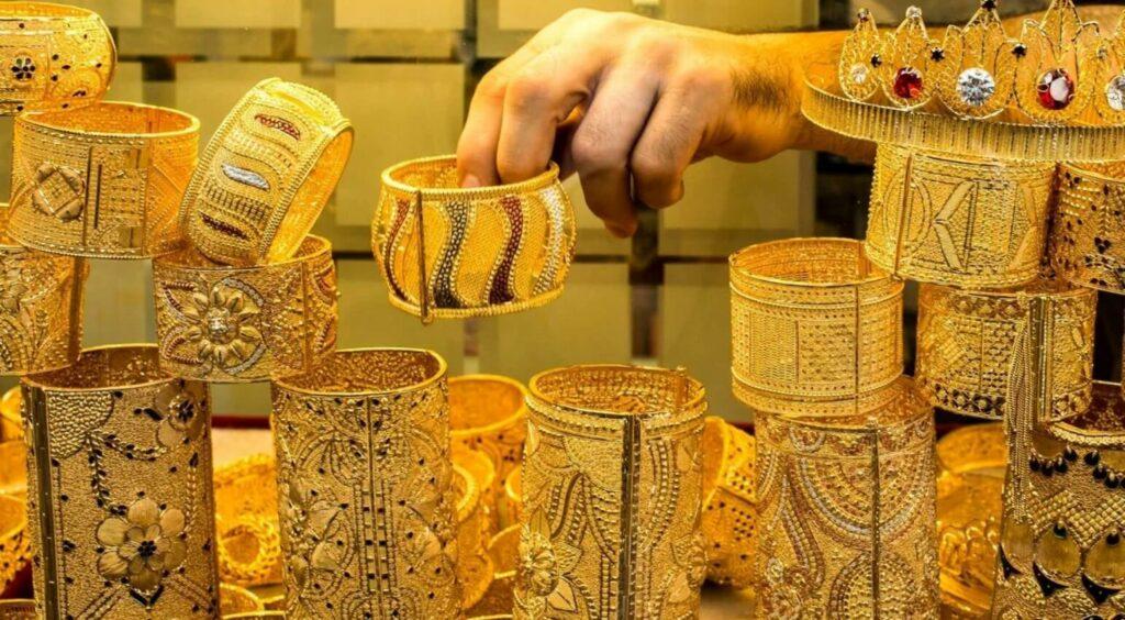 سعر الجنيه الذهب في مصر يخسر 480 جنيهًا وعيار 21 يتراجع على مدار اليوم