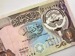 سعر الدينار الكويتي اليوم الثلاثاء 30-1-2024 مقابل الجنيه بمستهل تعاملات البنوك