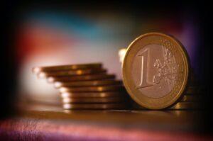 سعر اليورو اليوم الإثنين 29-1-2024 مقابل الجنيه المصري في بداية تعاملات البنوك