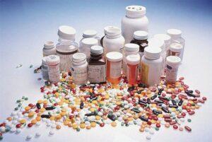 «المال» ترصد أحدث تطورات أزمة اختفاء بعض الأدوية من السوق