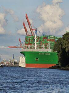 مصلحة الضرائب تصدر تعليمات بشأن إثبات مصروفات النقل والشحن البحري
