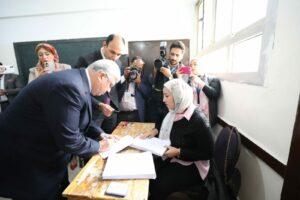 وزير التعليم العالي يمنح العاملين بالوزارة «نصف يوم» للإدلاء بأصواتهم في الانتخابات الرئاسية