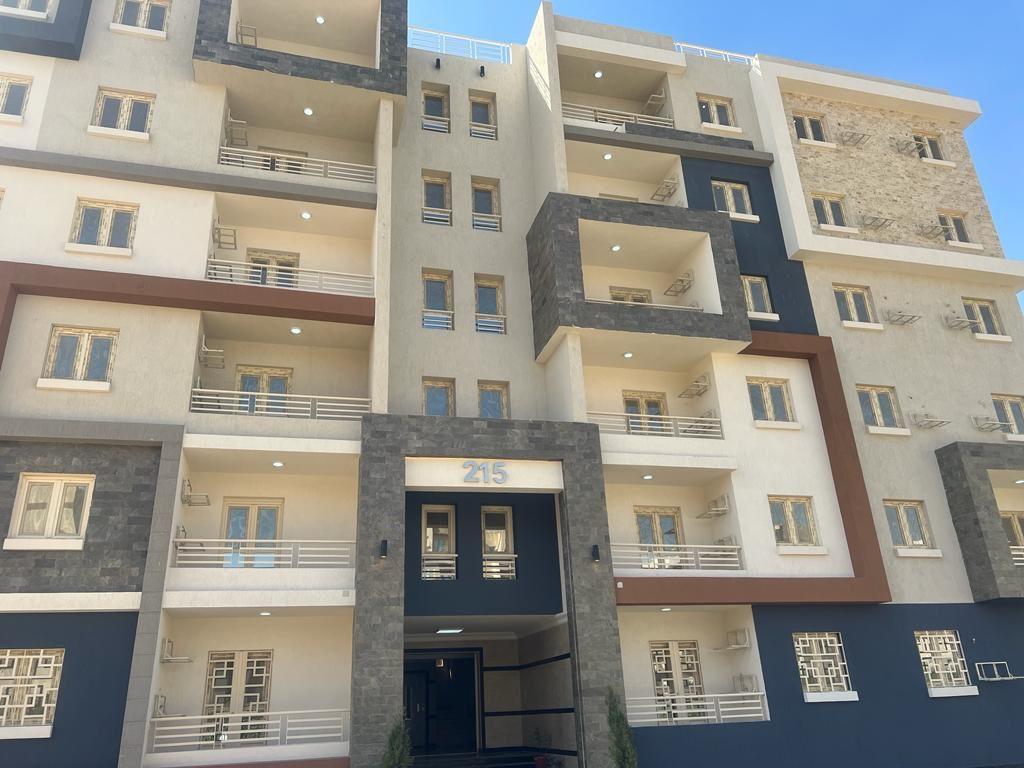 وزير الإسكان يتابع تنفيذ 5256 وحدة سكنية بمبادرة سكن كل المصريين بمدينة حدائق أكتوبر