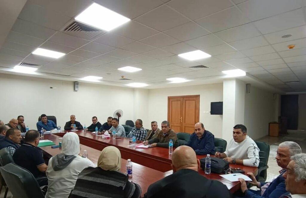 رئيس جهاز مدينة العبور يبحث مقترحات وطلبات سكان الحي السابع