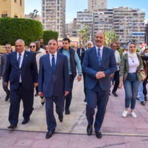 محافظ الإسكندرية يتفقد اللجنة العامة للانتخابات الرئاسية ويؤكد توفير وسائل الراحة