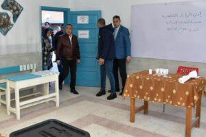 محافظ الإسكندرية يتفقد اللجان والمقار الانتخابية بحي الجمرك للوقوف على مدى جاهزيتها (صور)