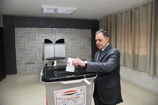 وزير الداخلية يدلي بصوته في الانتخابات الرئاسية: مجريات العملية الانتخابية تسير بشكل منتظم (فيديو)