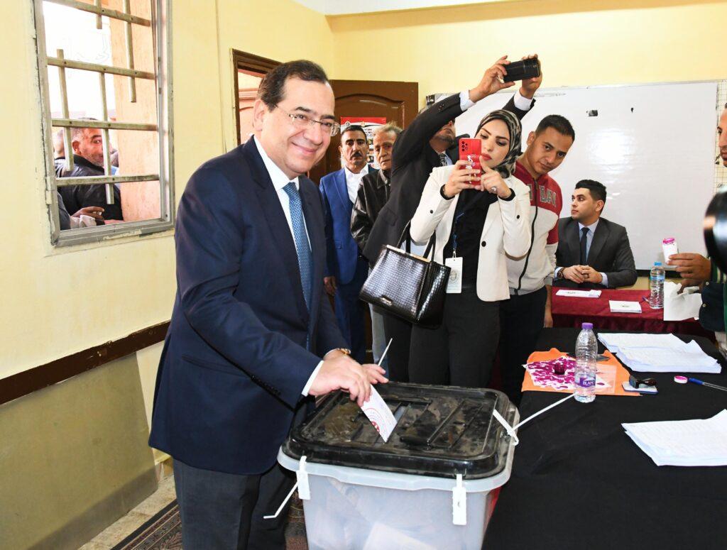 وزير البترول: مصر تشهد يوما مهما في حياتها السياسية