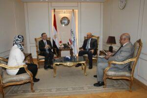 وزير النقل يبحث مع السفير الياباني بالقاهرة تقدم أعمال تنفيذ المرحلة الأولى للخط الرابع للمترو
