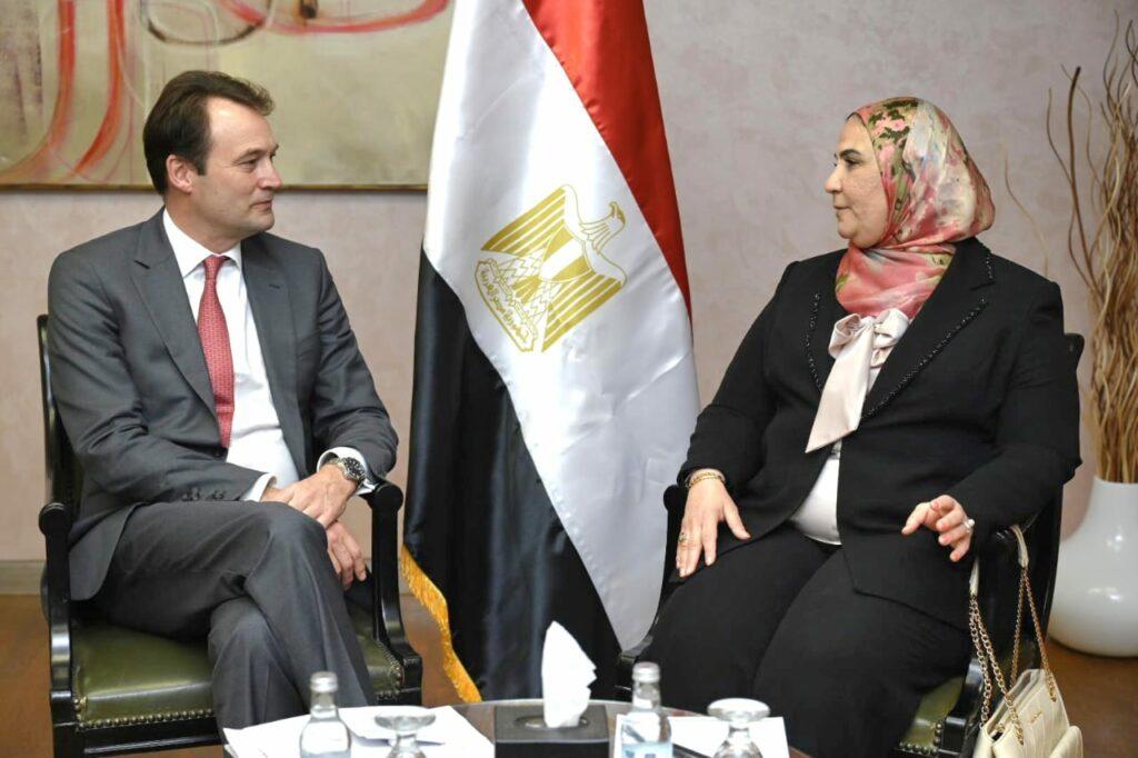 «القباج» تستعرض جهود مصر لقطاع غزة مع وزير التجارة الخارجية الهولندي
