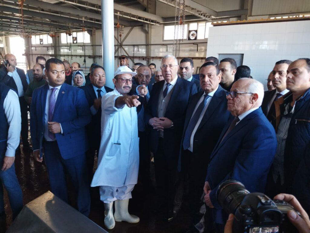 وزيرا «الزراعة» و«التنمية المحلية» يفتتحان مصنعًا للأعلاف بجنوب بورسعيد (صور)