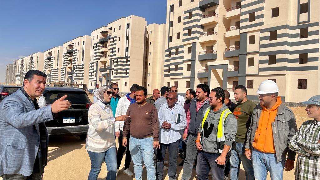 وزير الإسكان: تخصيص 21045 مترا لإقامة 5 مشروعات صناعية بمدينة السويس الجديدة