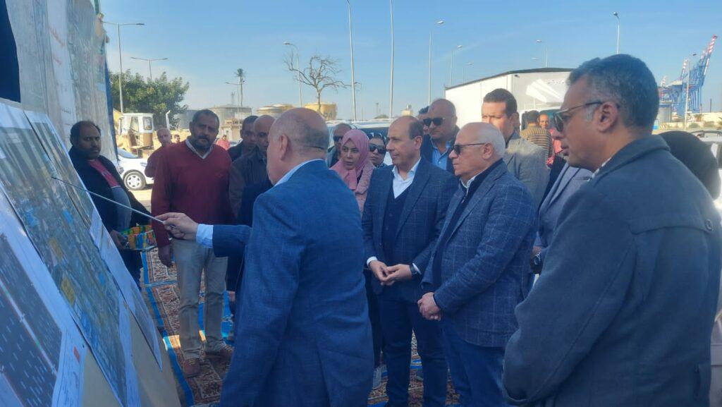 محافظ بورسعيد ورئيس «المركزي للتعمير» يتفقدان تطوير شارع الحراسات