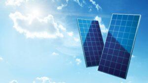 الطلب على الألواح الشمسية في الإمارات يرتفع 40% خلال 2023