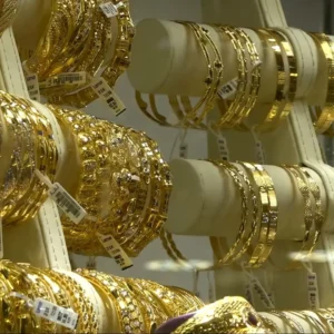أسعار الذهب اليوم في مصر.. عيار 21 يقترب من 3300 جنيه بالمصنعية   