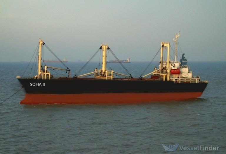 «ميناء بورتوفيق» يشهد تصدير 8000 طن دقيق إلى السودان