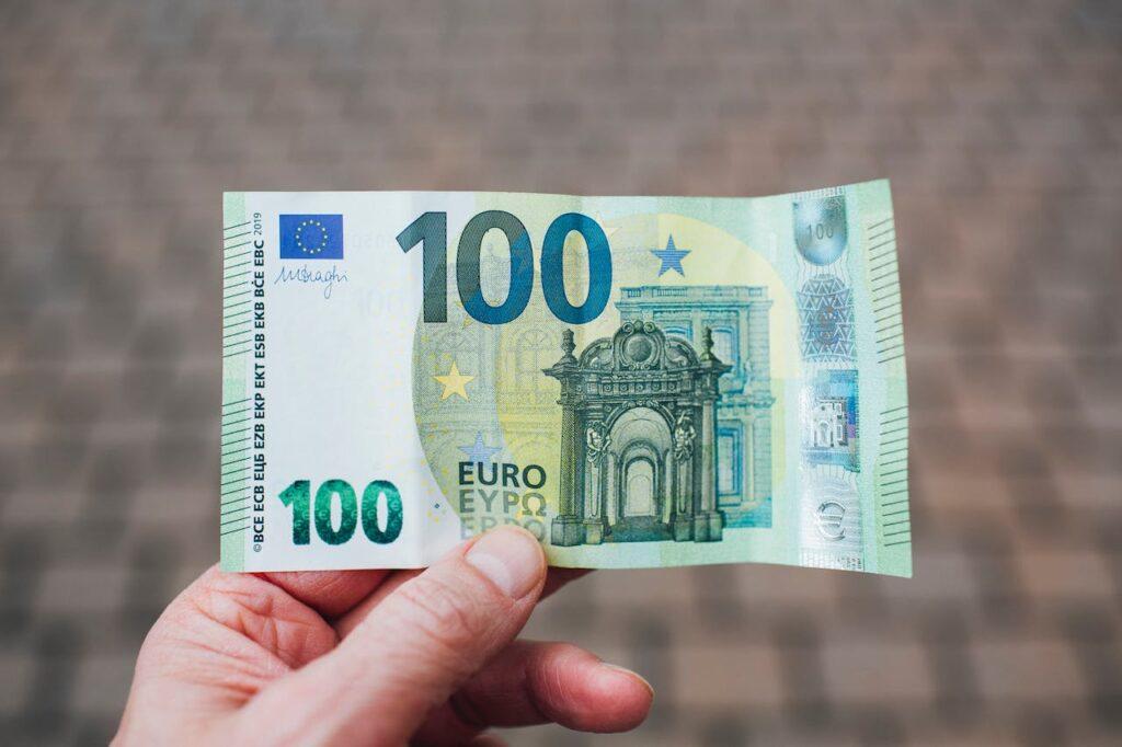 سعر اليورو اليوم الثلاثاء 7-5-2024 أمام الجنيه في ختام التعاملات